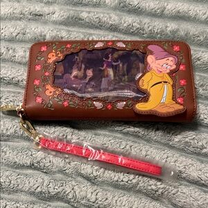 Snow White Lenticular Full Size Wallet Wristlet